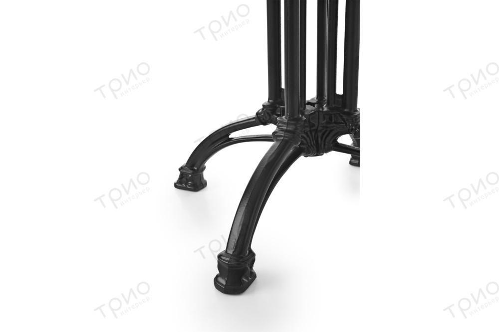 Стол Vermouth от Gebruder Thonet Vienna