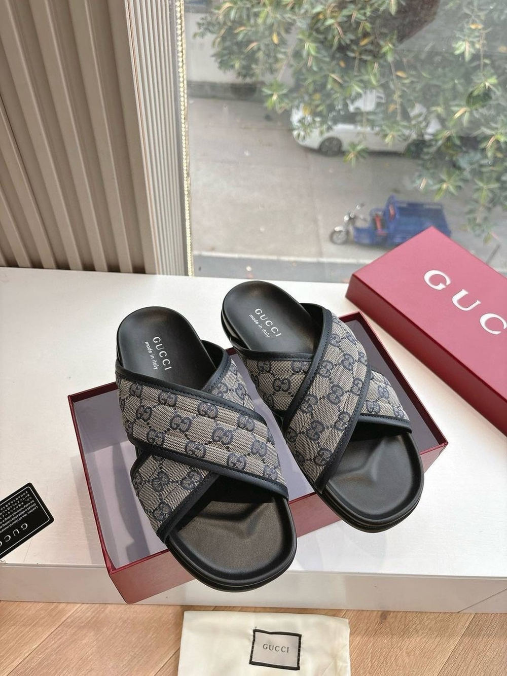 Шлепанцы Gucci