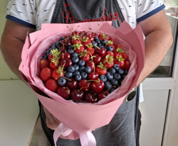 Ягодный букет " Краски лета"