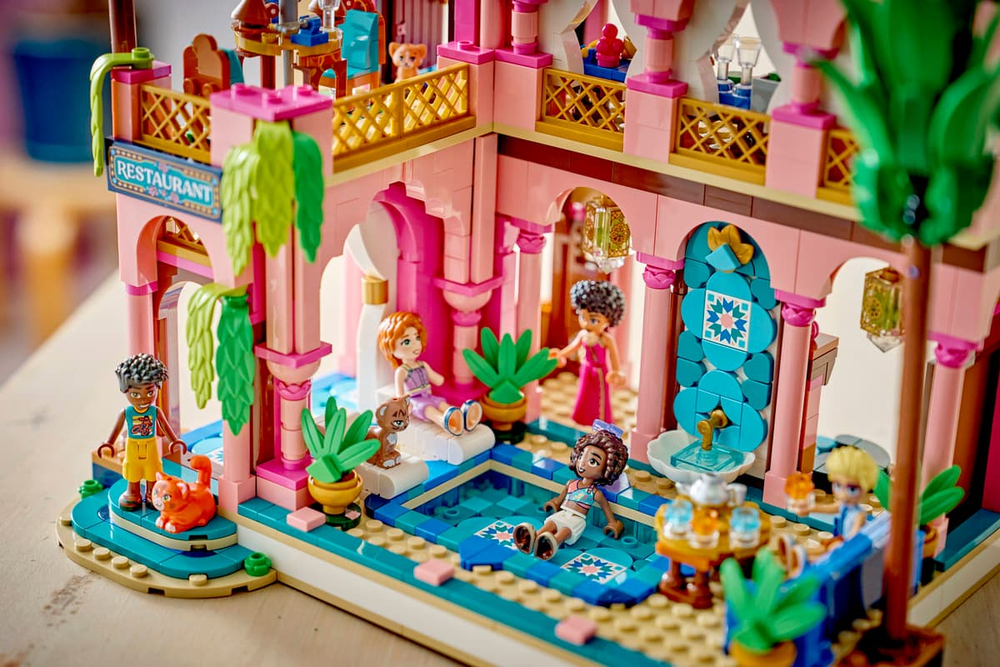 Конструктор LEGO Friends 42691 Garden Restaurant