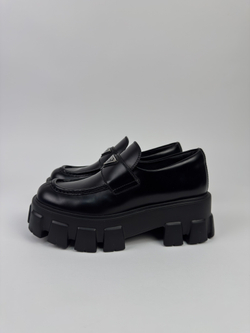 Лоферы Prada