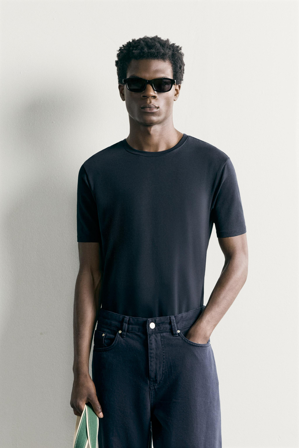 БАЗОВАЯ ФУТБОЛКА SLIM FIT /01 — ZARA