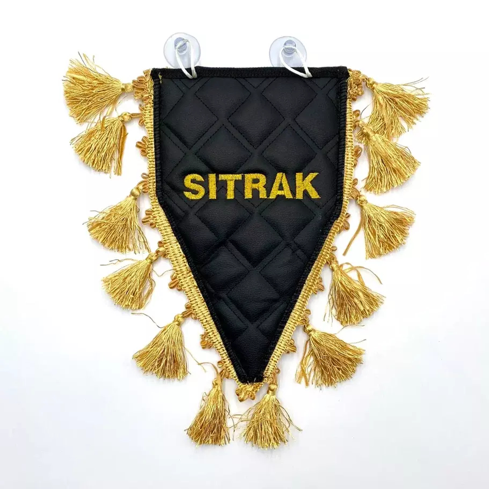 Вымпел треугольный Sitrak (экокожа, черный с золотой вышивкой)