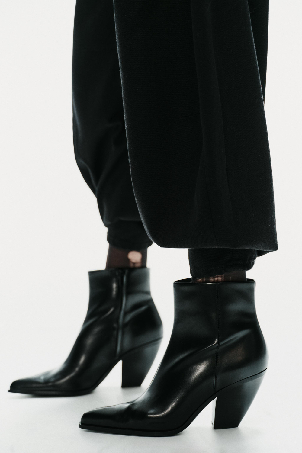 ZARA БОТИЛЬОНЫ В КОВБОЙСКОМ СТИЛЕ, ЧЕРНЫЙ
