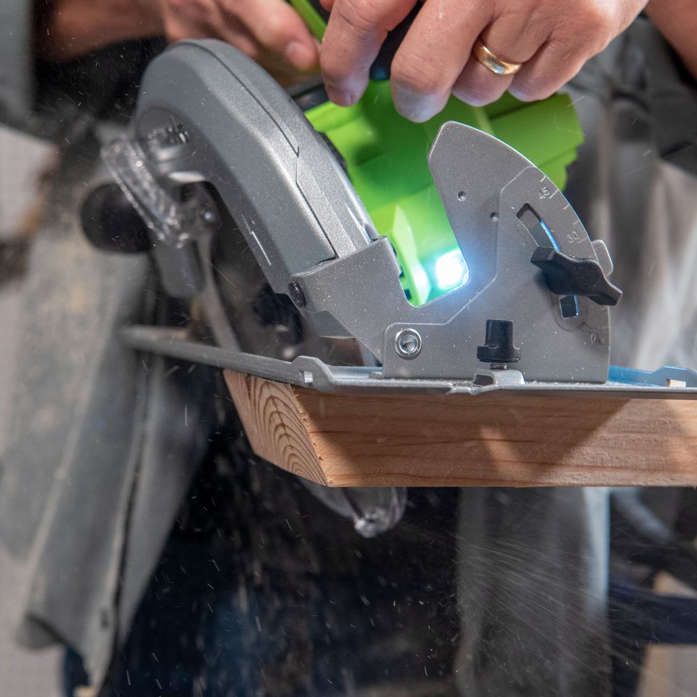 Дисковая пила акк. Greenworks GD24CS, 24V,б/щет,185х20мм, 4500 об/мин, рез 63мм,1х5Ач,ЗУ,кор (1500907CUG)
