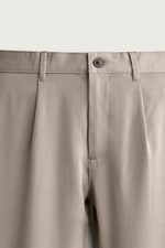 БРЮКИ RELAXED FIT СО СКЛАДКАМИ — ZARA · 7147/450