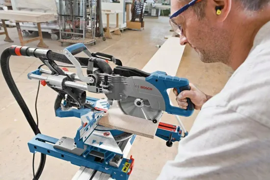 Торцовочная пила с протяжкой BOSCH GCM 8 SJL, 1600 Вт