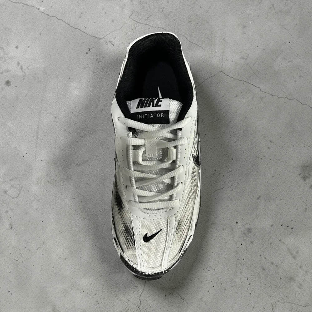 Nike Initiator • Black White