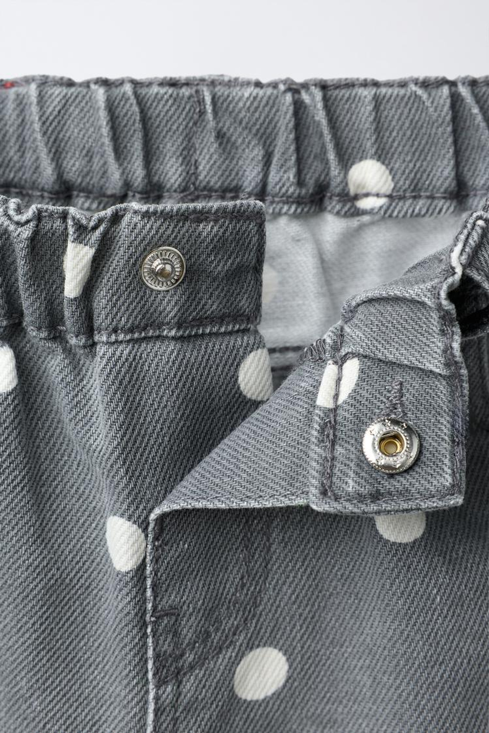 ZARA ДЖИНСЫ BARREL В ГОРОШЕК, СЕРЫЙ
