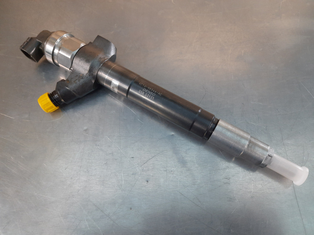 Форсунка топливная Denso 6C1Q9K546BC