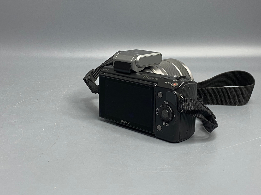Sony NEX-5 + объектив 18-55mm