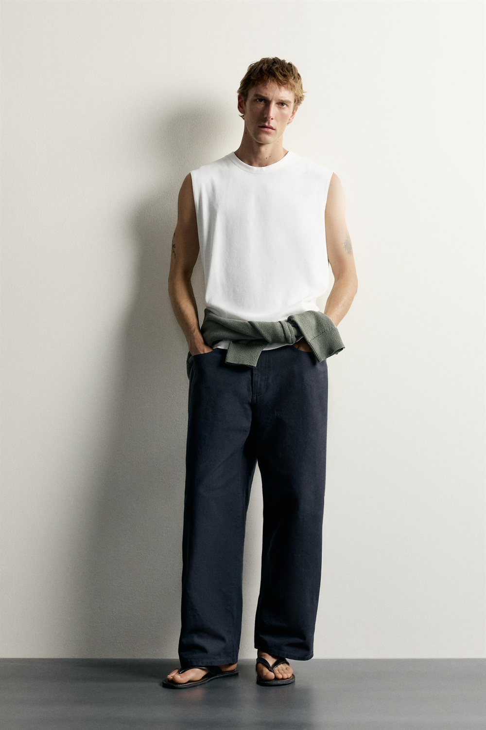 ТОП С КОМБИНИРОВАННОЙ ОТДЕЛКОЙ ГОРЛОВИНЫ — ZARA