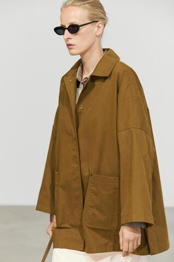 Massimo Dutti Куртка-кейп с рубашечным воротником, горчичный