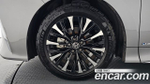Toyota Alphard 2.5 HEV Executive AWD — 2024