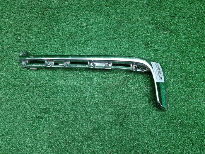 Молдинг переднего бампера Chery Tiggo 8 (22-нв)