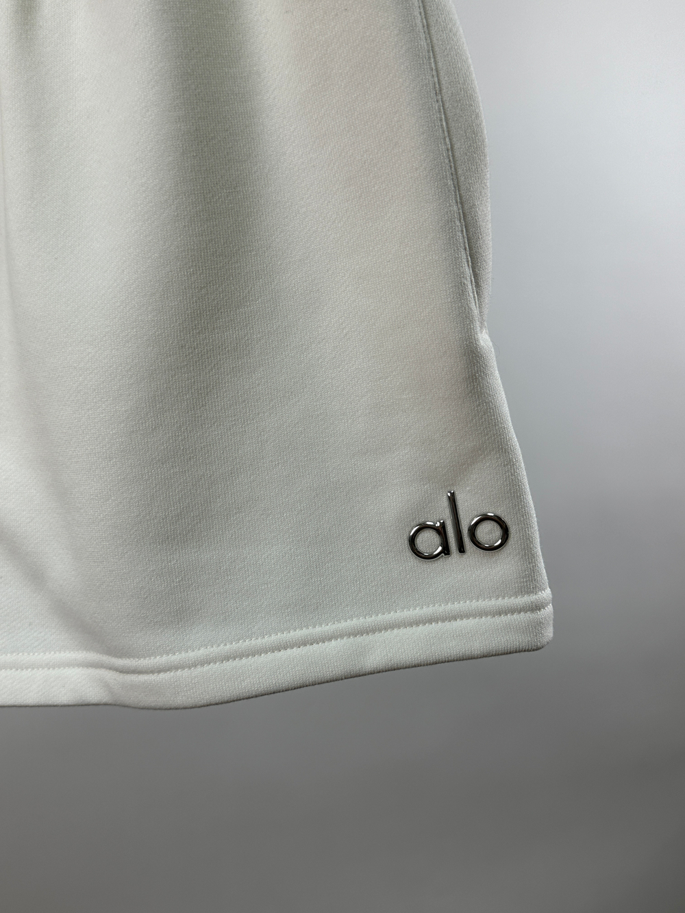 Костюм Alo