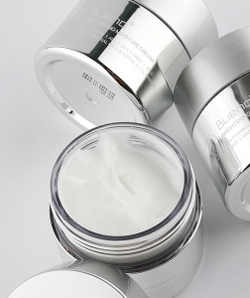 Осветляющий крем с чёрным трюфелем Bueno Brightening Moisture Cream, 80г