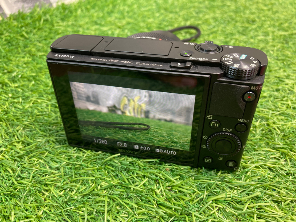 Sony DSC-RX100M6