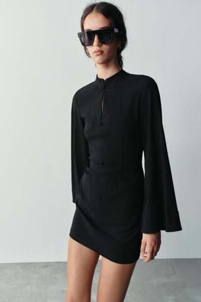 КОРОТКОЕ ПЛАТЬЕ С ЗАСТЕЖКАМИ-КЛЕВАНТ — ZARA
