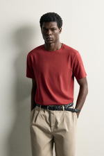 БАЗОВАЯ ФУТБОЛКА SLIM FIT /01 — ZARA