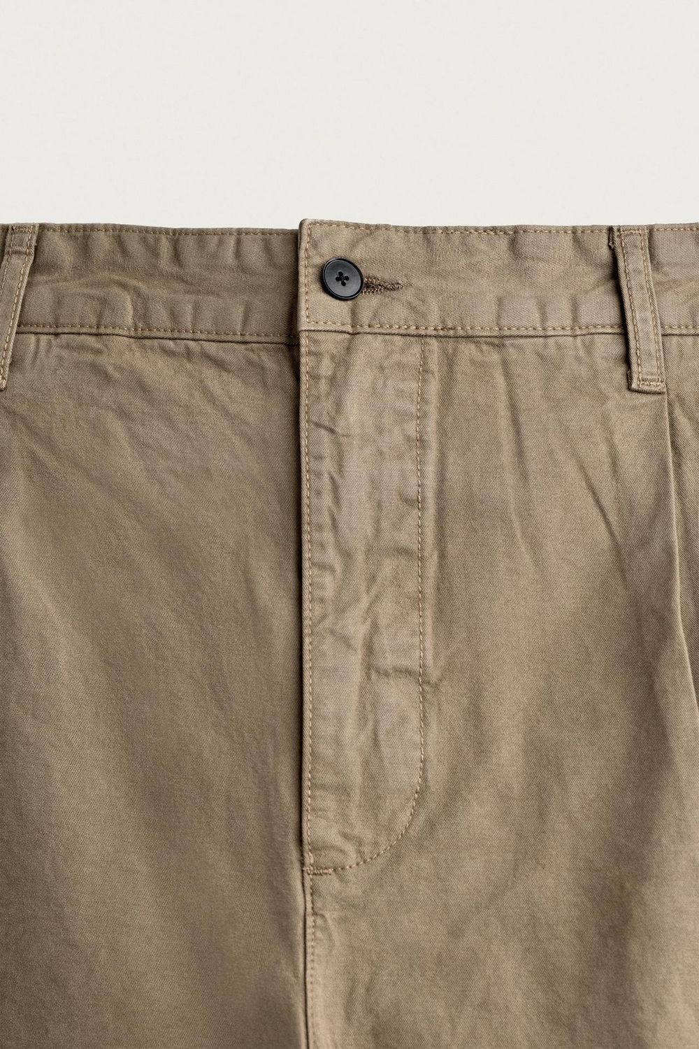 ZARA БРЮКИ ЧИНОС REGULAR-FIT СО СКЛАДКАМИ, СЕРО-КОРИЧНЕВЫЙ