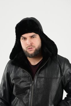 Мужская шапка из натуральной овчины