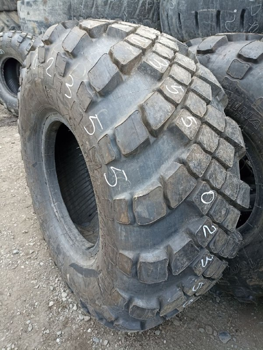 1500x600-635 Belshina ВИ-203 шина б/у