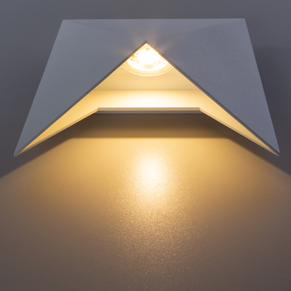 Светильник настенный Arte Lamp Busta A1609AP-1WH