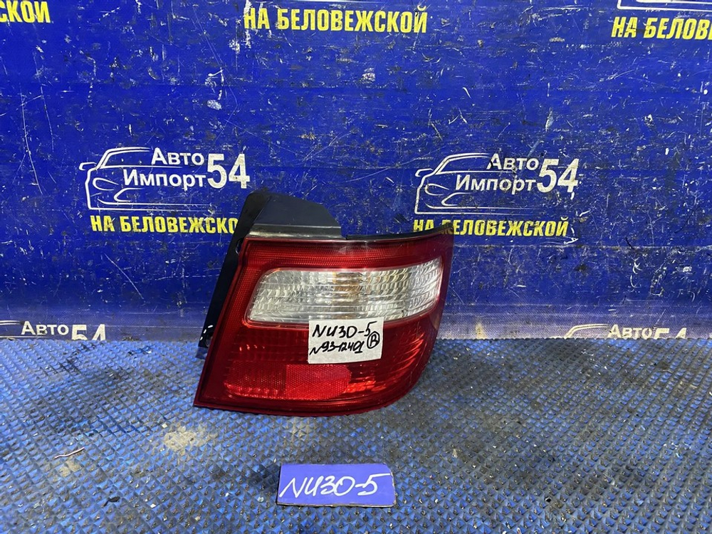 Стоп правый NISSAN PRESAGE 1999