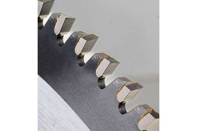 Диск пильный Hilberg Industrial Дерево 305*30*60Т HW306