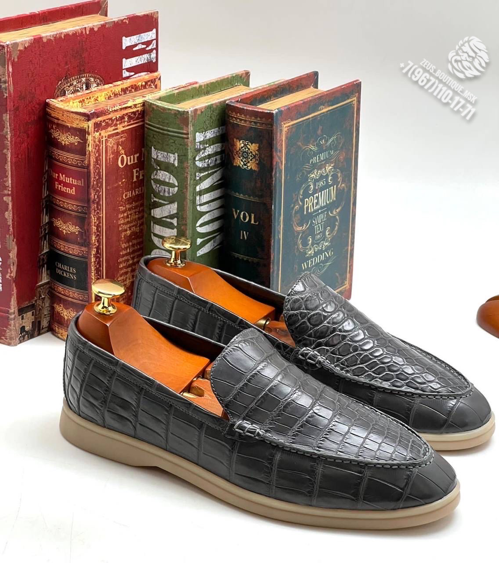 Лоферы Loro Piana из кожи крокодила