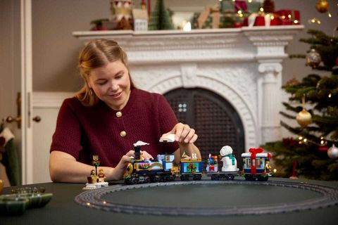 Конструктор LEGO Icons 10361 Holiday Express Train