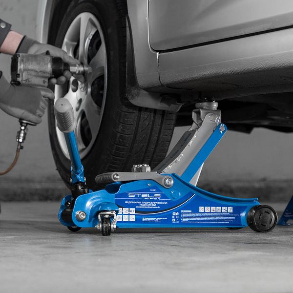 Домкрат гидравлический подкатной, поворотная рукоятка, 2т LOW PROFILE, 100-350 мм Stels