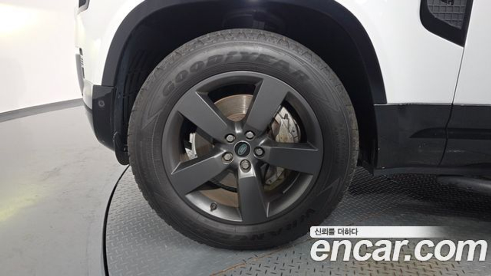 Land Rover Defender 130 P400 X-Dynamic HSE — 2023