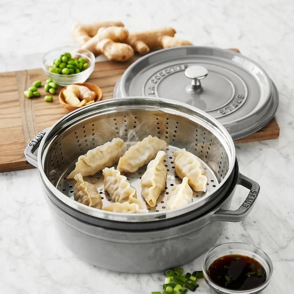 STAUB Чугунная кастрюля Cocotte 24 см 3,8 л со вставкой-пароваркой графит EAN 3272340053535