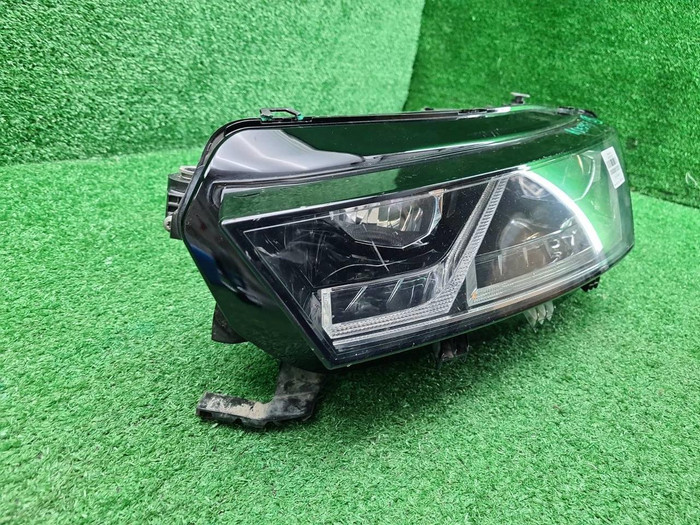 Фара левая Skoda Octavia A8 (2019-2024) LED