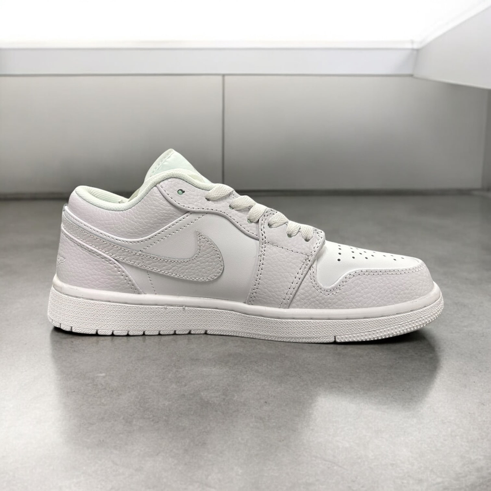 Nike Air Jordan 1 Low • White