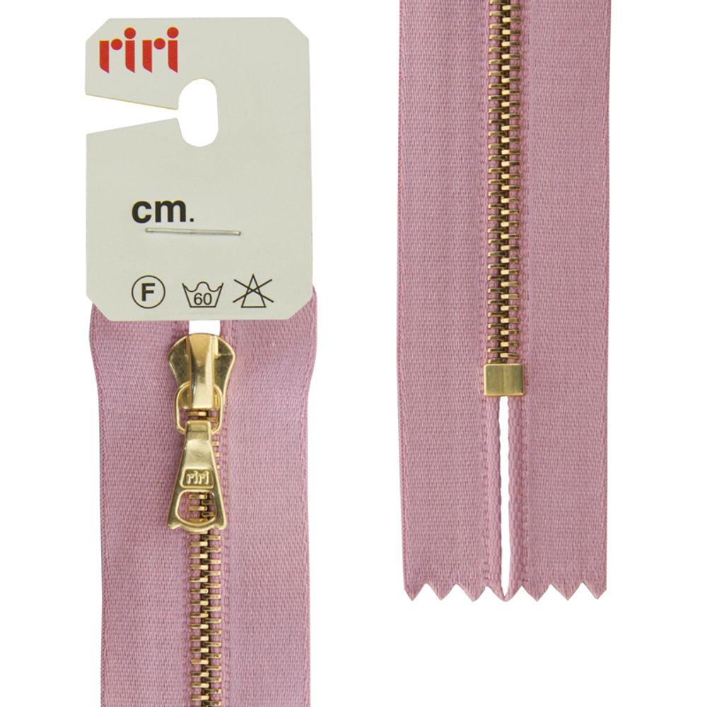 Молния металл RIRI Т4 (4 мм) 1 зам., н/раз., 16 см, Gold, атласная тесьма, цв.9413, св.-сиреневый, 1 шт Молния металл RIRI Т4 (4 мм) 1 зам., н/раз., 16 см, Gold, атласная тесьма, цв.9413, св.-сиреневый, 1 шт