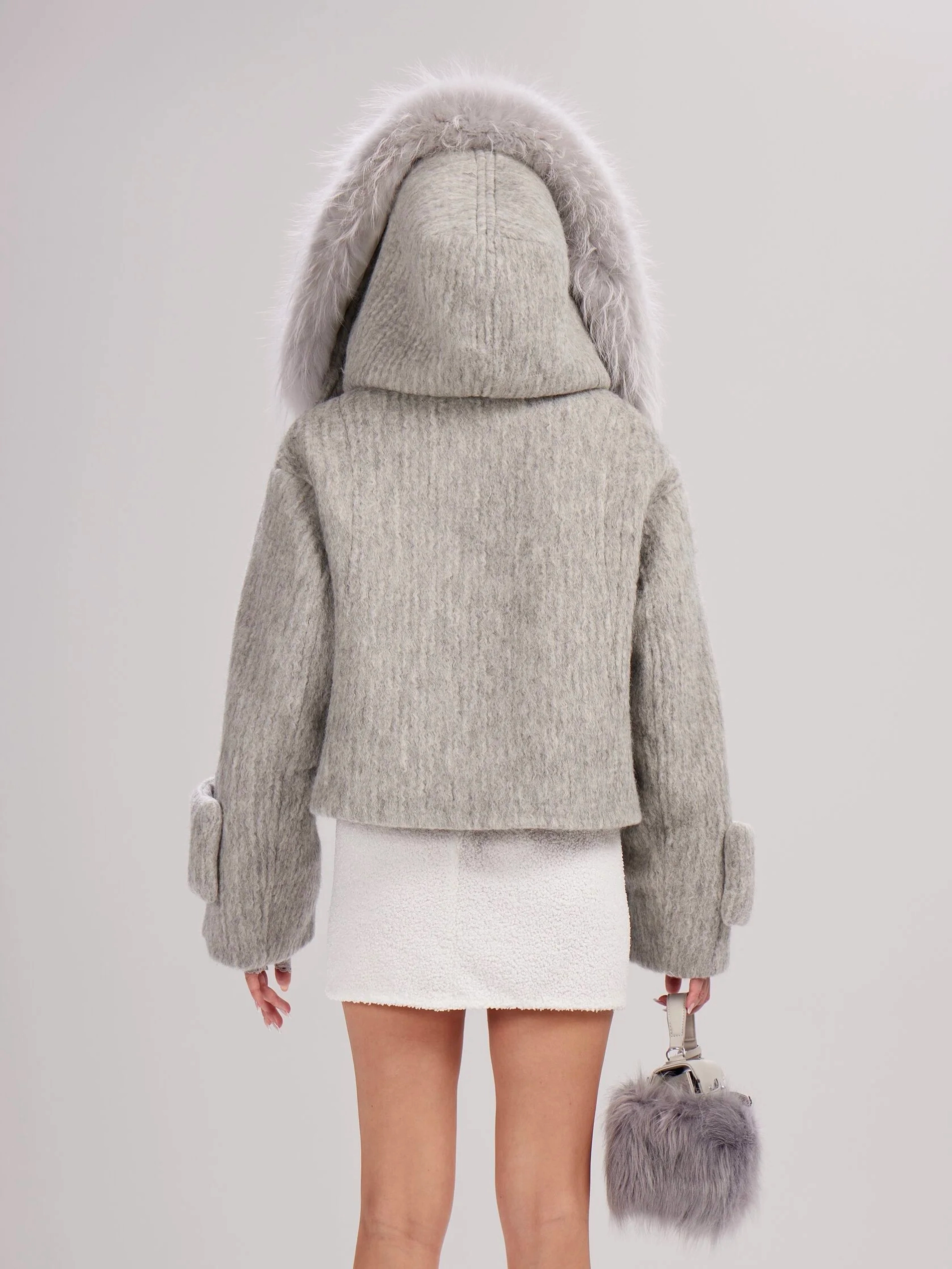 Oversize пуховик с шерстяной фактурой