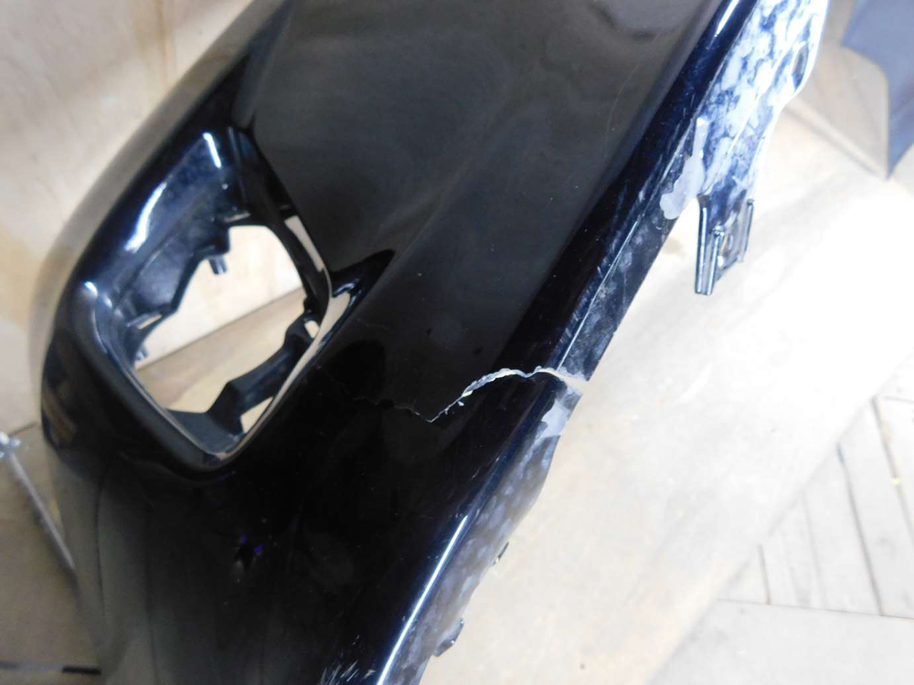 бампер передний Toyota Sai AZK10 2010