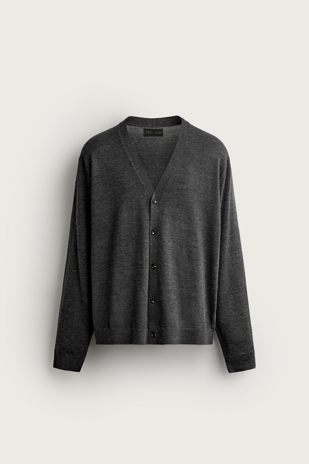 КАРДИГАН КЛАССИЧЕСКОГО КРОЯ ИЗ 100% ШЕРСТИ — ZARA