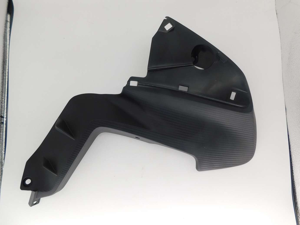 Пластик бака левый Honda CB650F 64420-MJE-D40