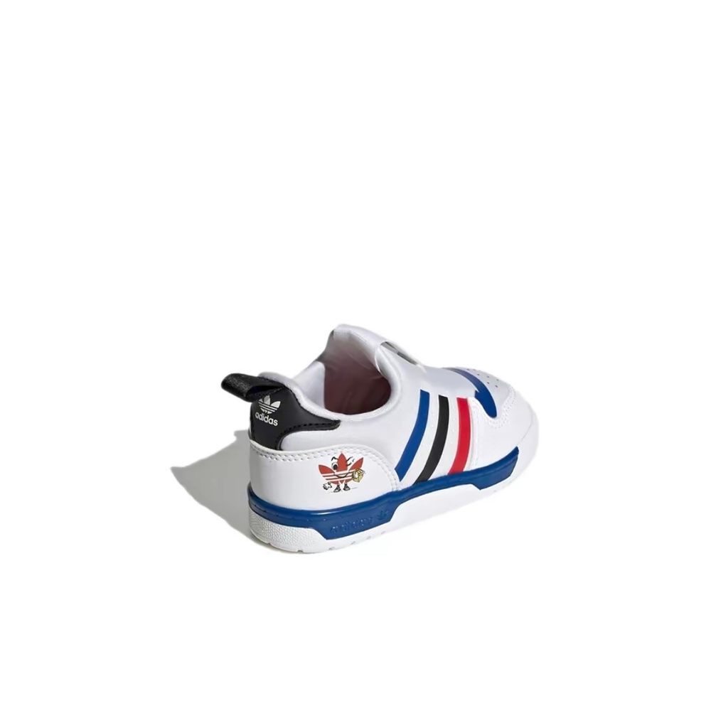 alt="Культовые 3 полоски на боковой стороне adidas Originals Rivalry Low"