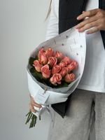 Букет из персиковой розы (50см) 15 шт в оформлении