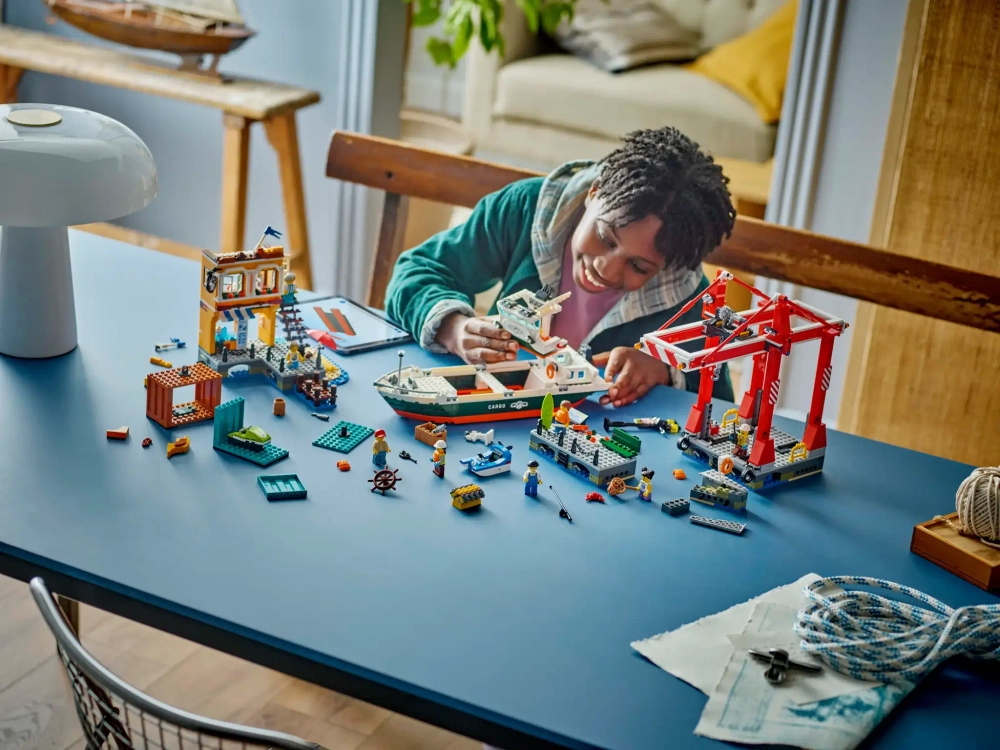 Конструктор LEGO City 60422 Приморская гавань с грузовым кораблем