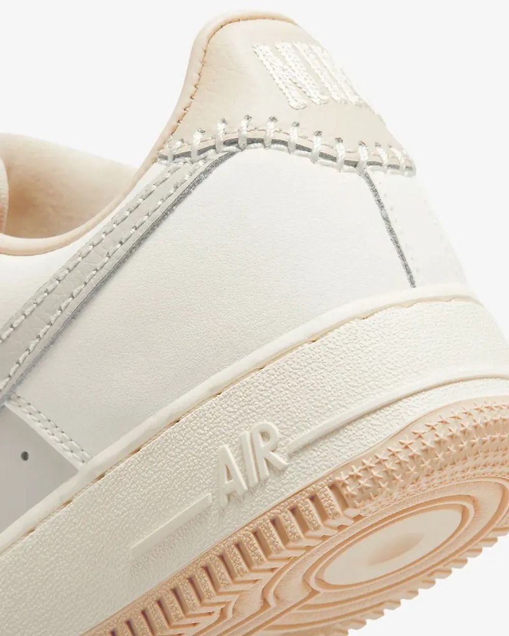 Кроссовки женские NIKE WMNS AIR FORCE 1 '07 CN CN