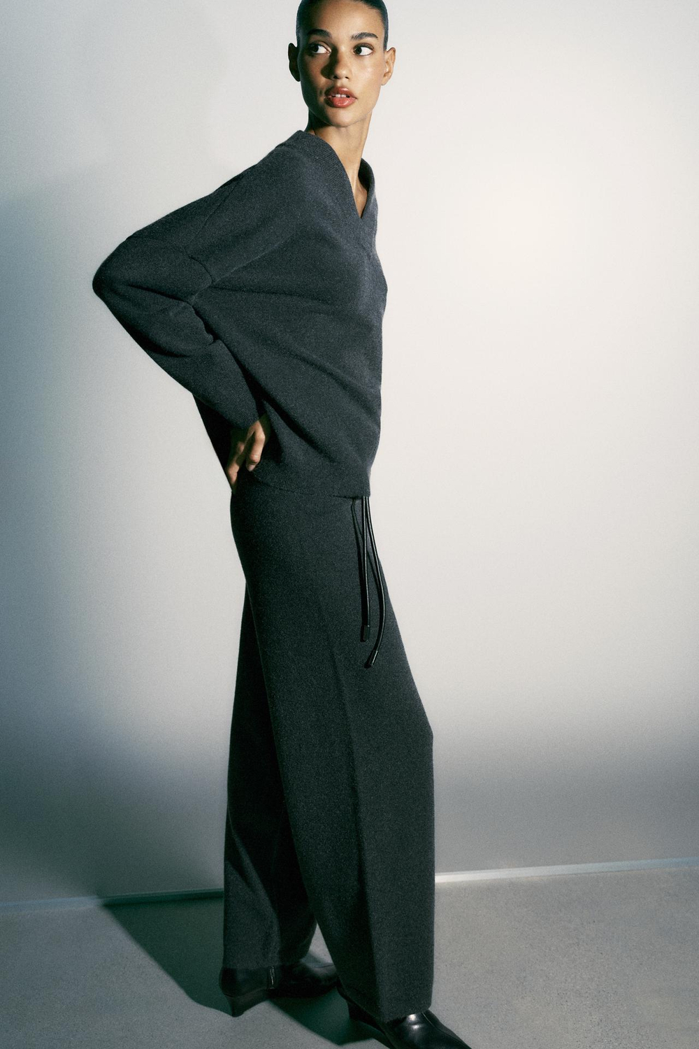 ZARA ШИРОКИЕ ТРИКОТАЖНЫЕ БРЮКИ, МЯГКИЙ СЕРЫЙ
