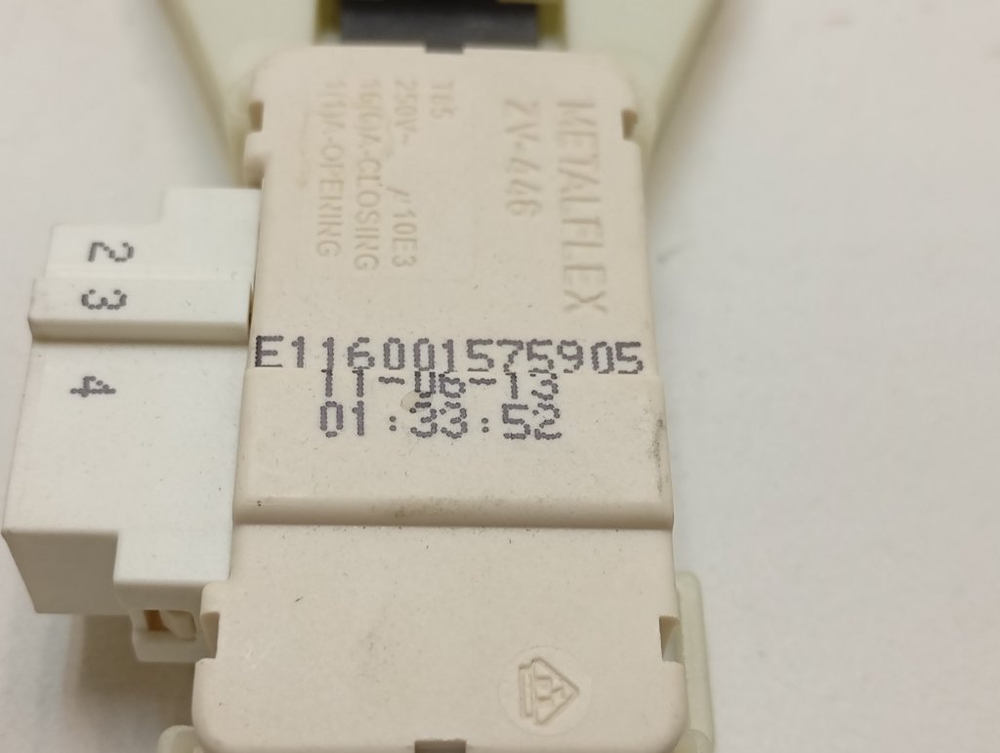 IWUB4085CIS кт59 Блокировка люка для стиральной машины Indesit 16001575905 б/у