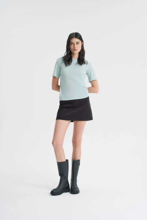 Юбка мини из вельвета