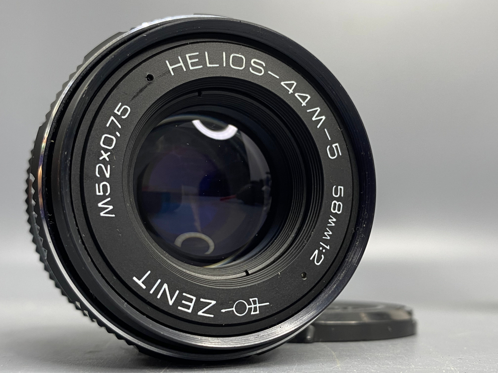 Helios-44M-5